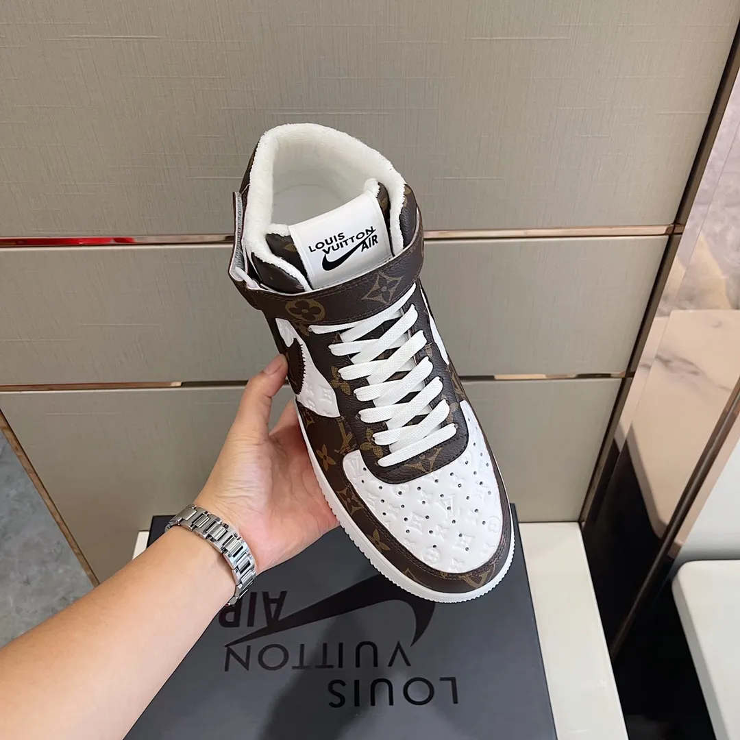 P480 Loui* Vuitto* x OFF-WHITE x Nike three-party collaboration! Trendy and cool men's high-top casual sports shoes with unrivaled color matching. The design idea basically continues the style of THE TEN. The Swoosh line and tongue label have a very familiar visual effect and are both fashionable and trendy! A must-have for fashionistas! The effect on your feet is absolutely stunning! Size: 38-45